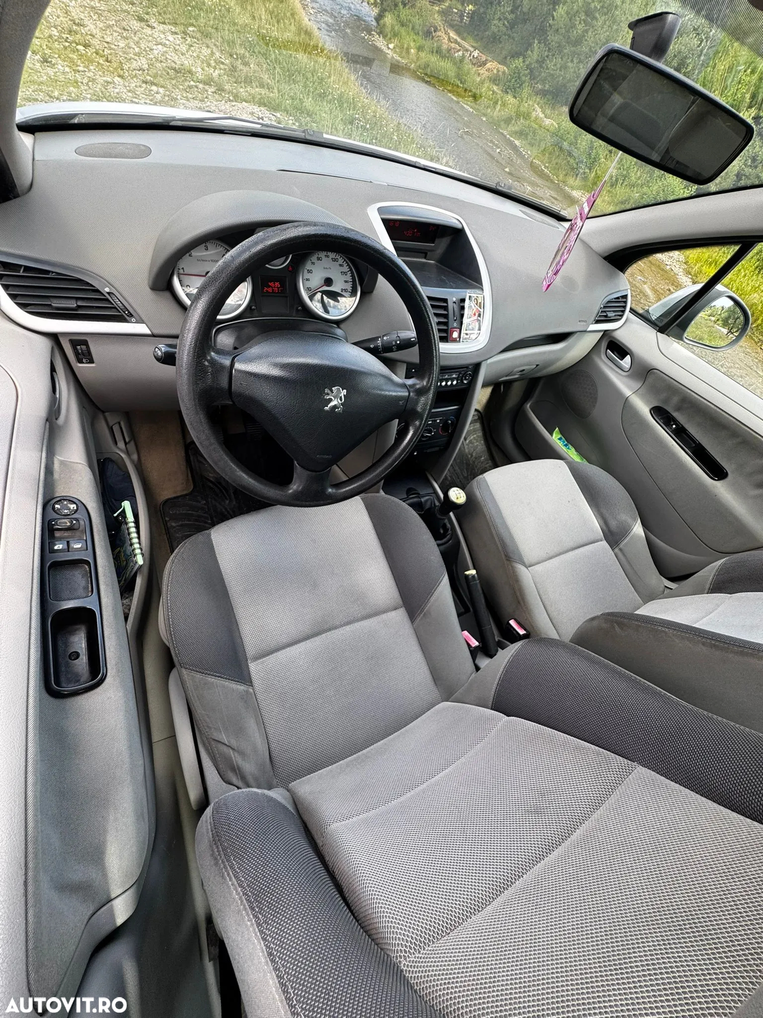 Peugeot 207 1.4HDI Trendy - 8