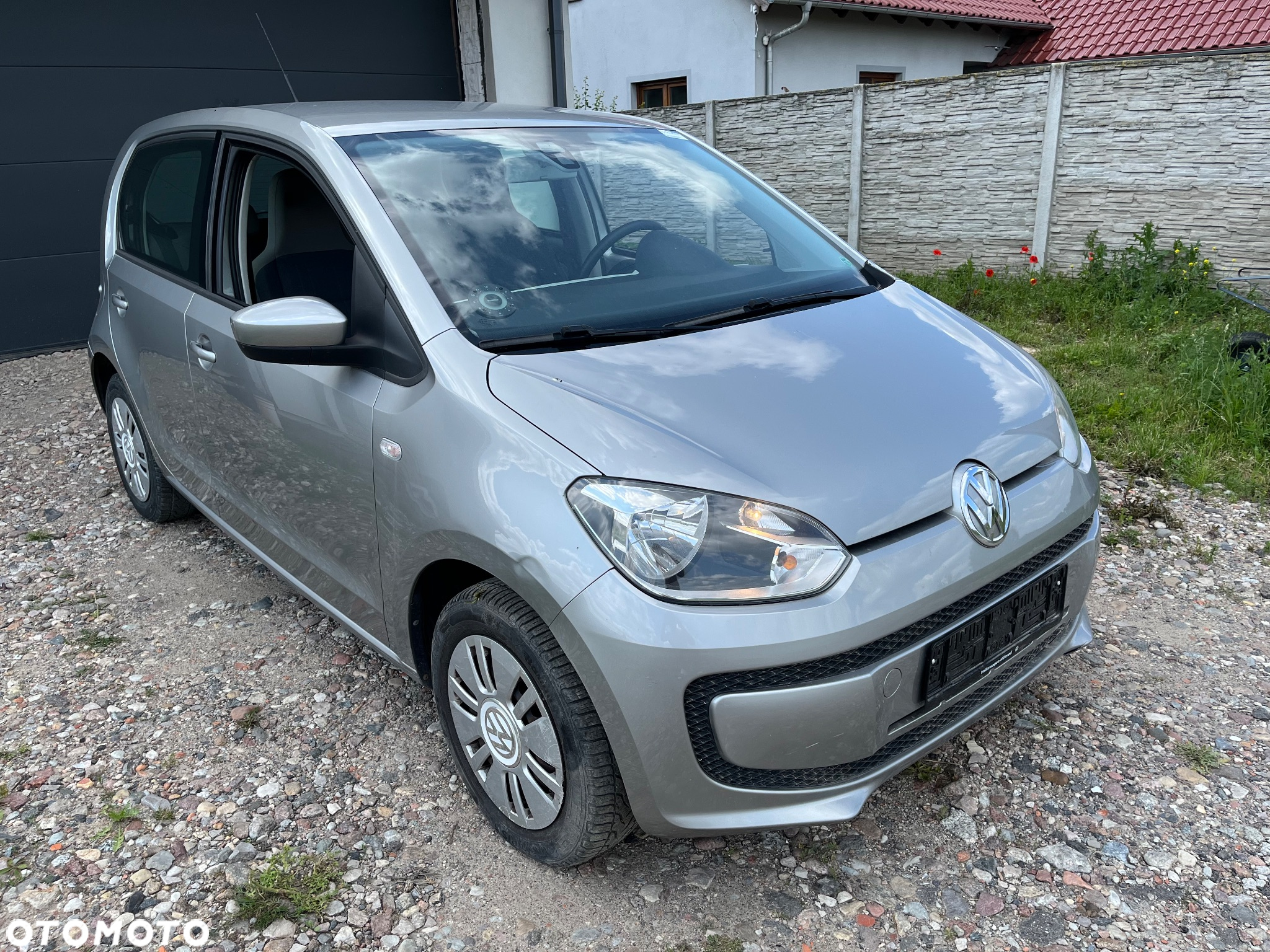 Volkswagen up! (BlueMotion Technology) ASG move - 4