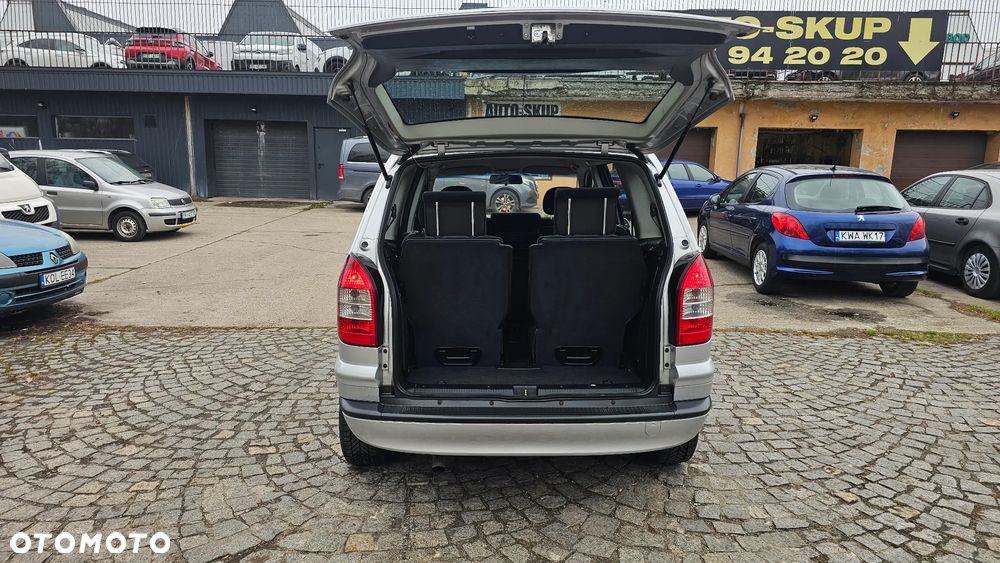 Opel Zafira - 15