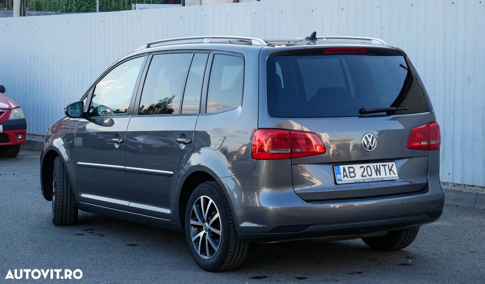 Volkswagen Touran - 8