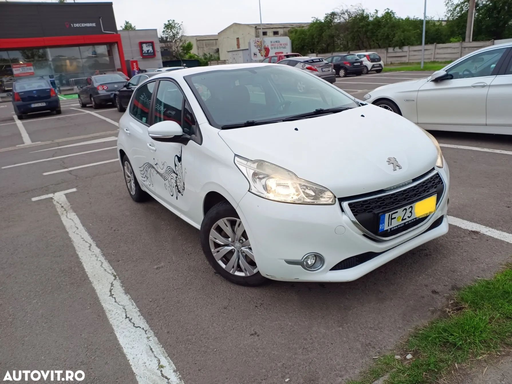 Peugeot 208 - 1
