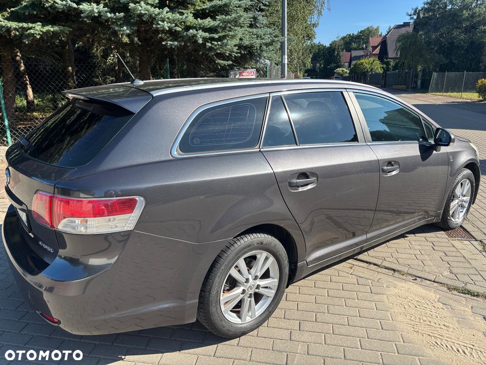 Toyota Avensis 2.0 D-4D 2010 - 4