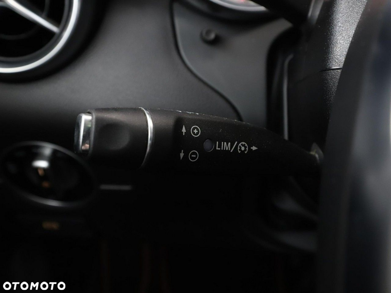 Mercedes-Benz SLK 200 (BlueEFFICIENCY) 7G-TRONIC - 25