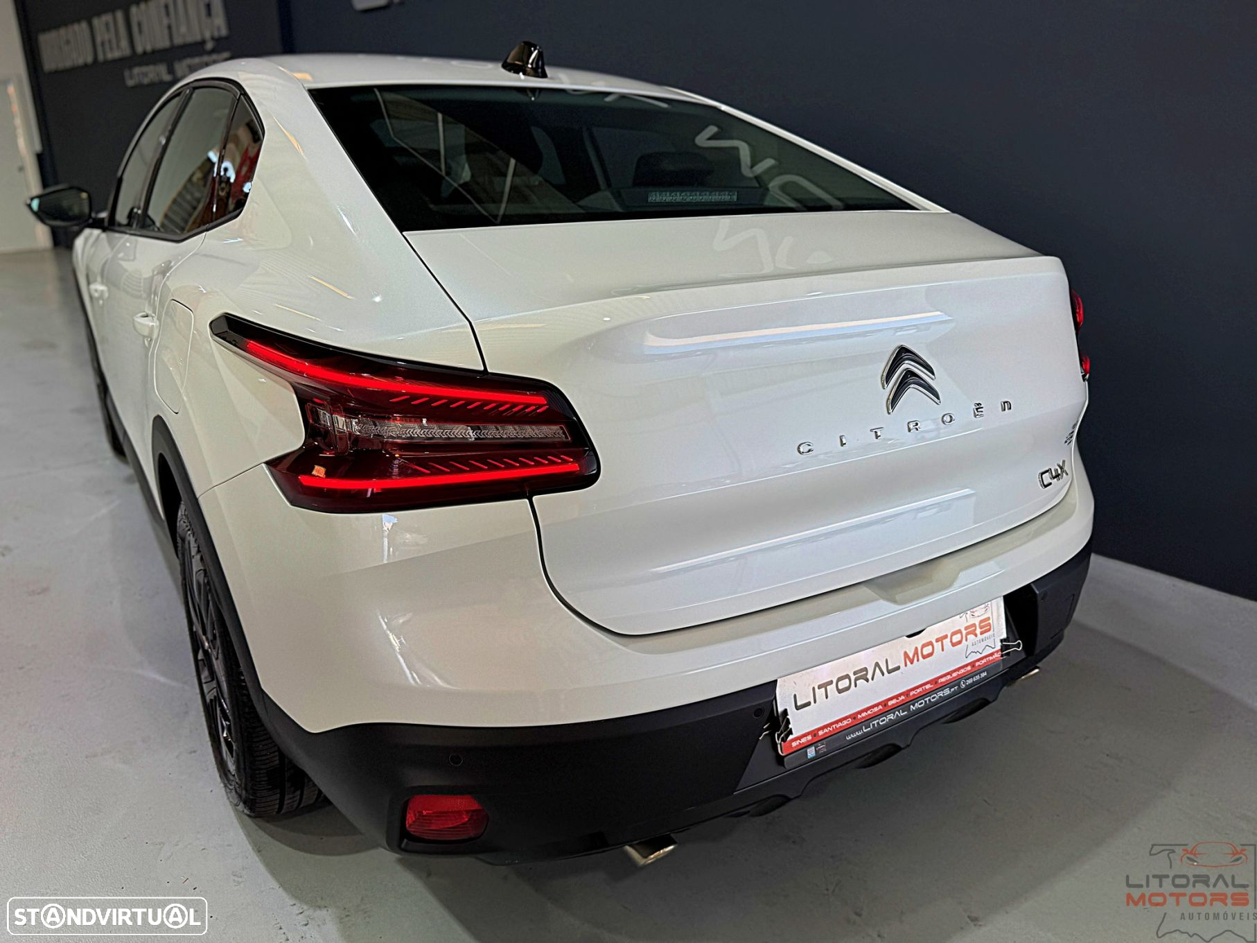 Citroën C4 X 1.2 PureTech Shine EAT8 - 9