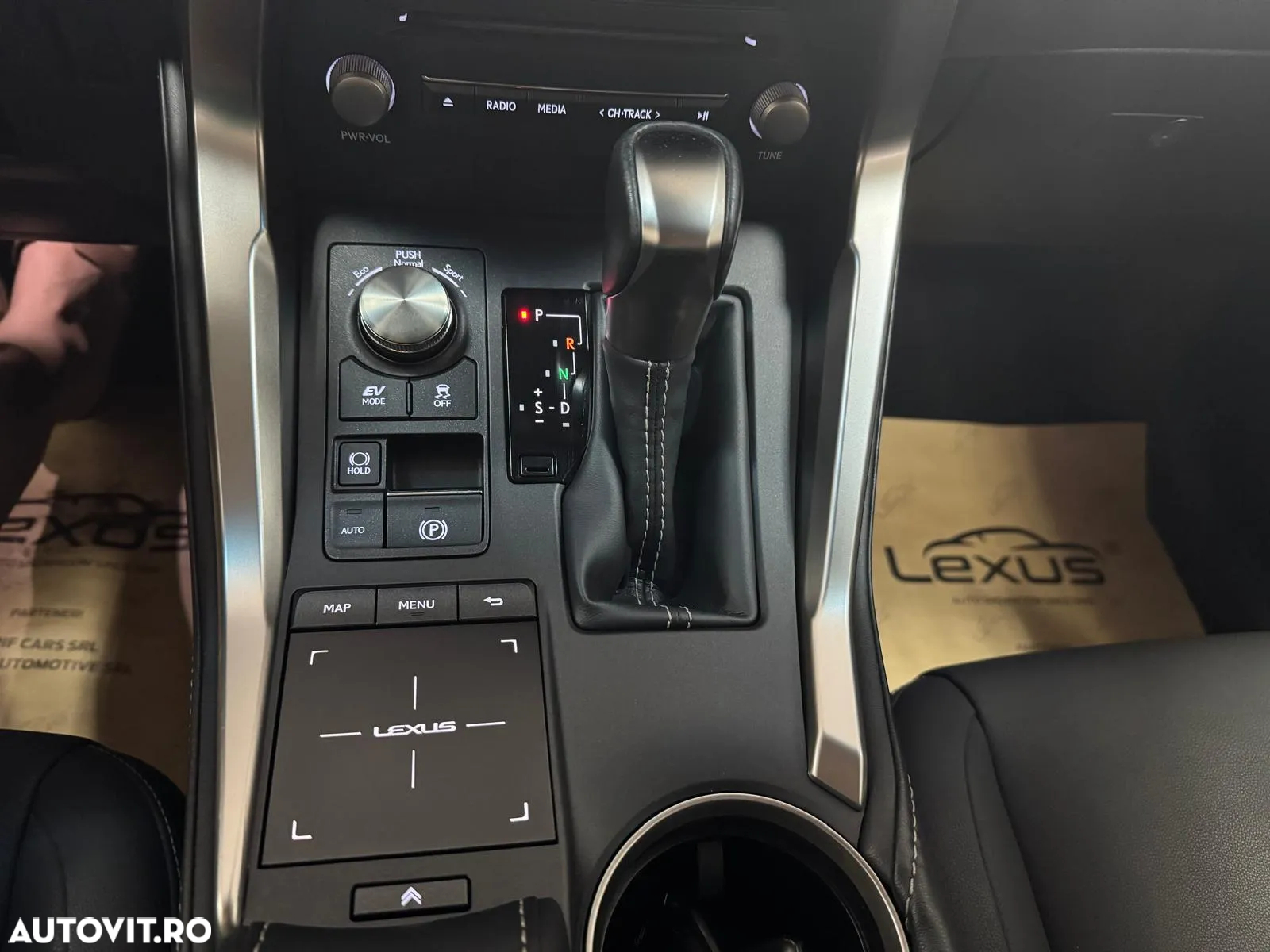 Lexus Seria NX 300h AWD Executive Plus - 24