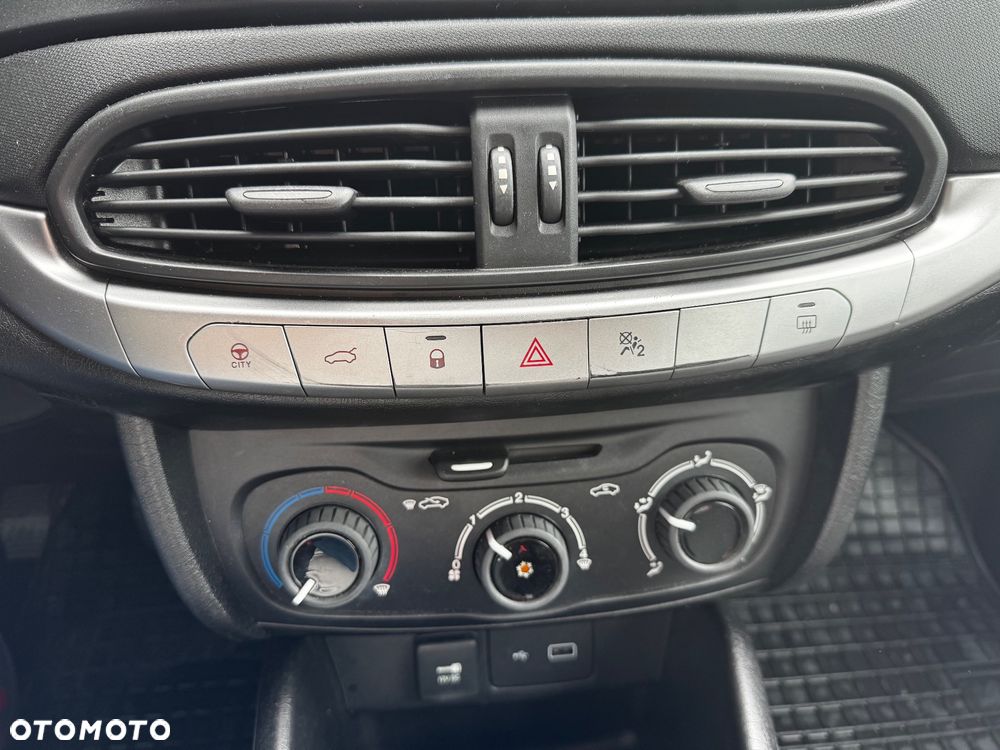 Fiat Tipo 1.4 16V Pop - 31