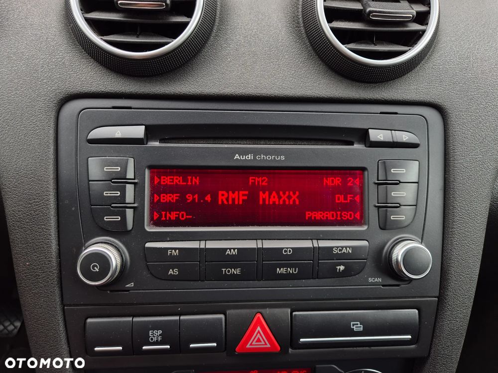 Audi A3 3-drzwiowe 1.6 Ambiente - 9