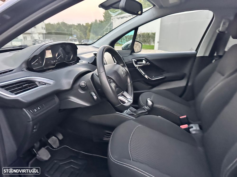 Peugeot 208 1.6 BlueHDi Style - 32