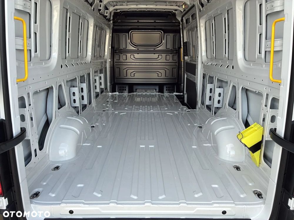 Volkswagen Crafter 35 Furgon L4H3, 2.0BiTDI 177KM, 4490mm, Wysoki dach, r.o. 4490 - 14