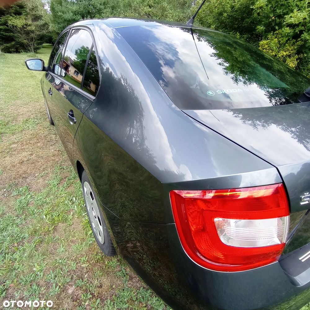 Skoda RAPID 1.2 Ambition - 11