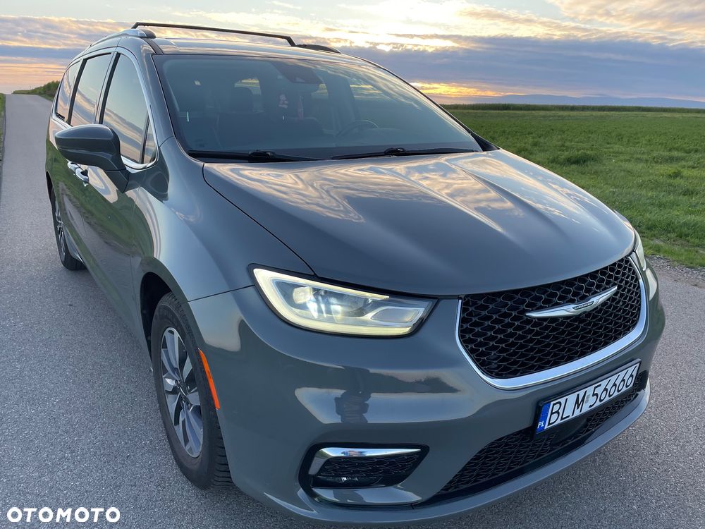 Chrysler Pacifica - 2