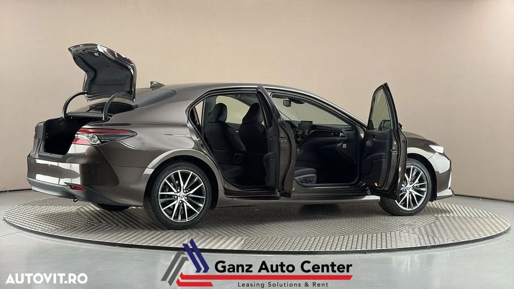 Toyota Camry Executive - 8