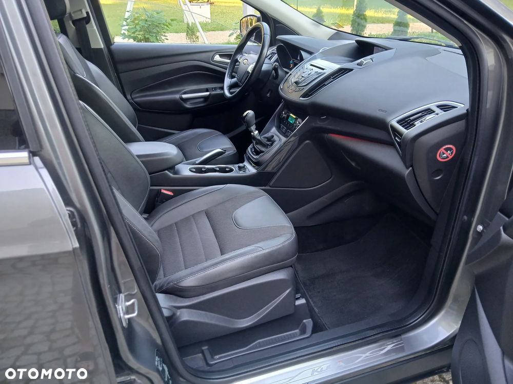 Ford Kuga 2.0 TDCi 4x4 Titanium - 25