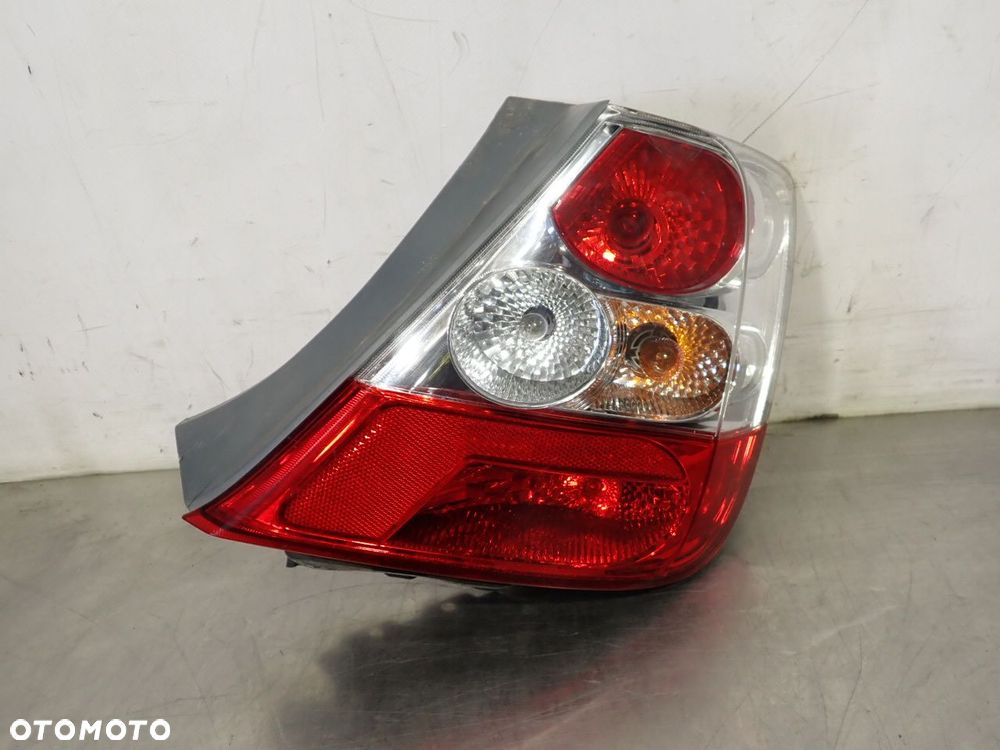 LAMPA PRAWA TYLNA HONDA CIVIC VII - 1