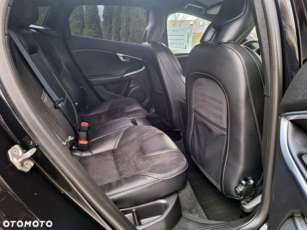 Volvo V40 D2 R Design - 22