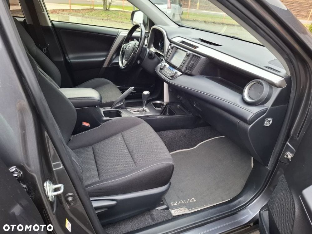 Toyota RAV4 - 10