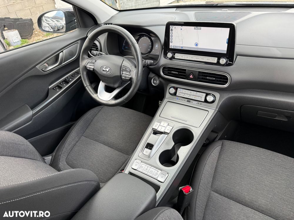 Hyundai KONA Premium - 8