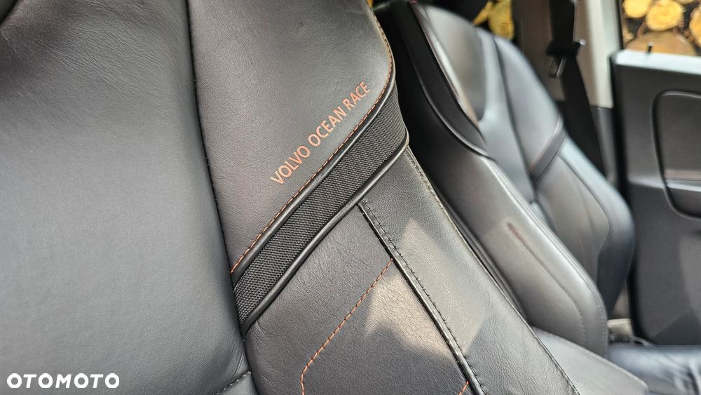 Volvo XC 60 D3 Drive-E Ocean Race - 19