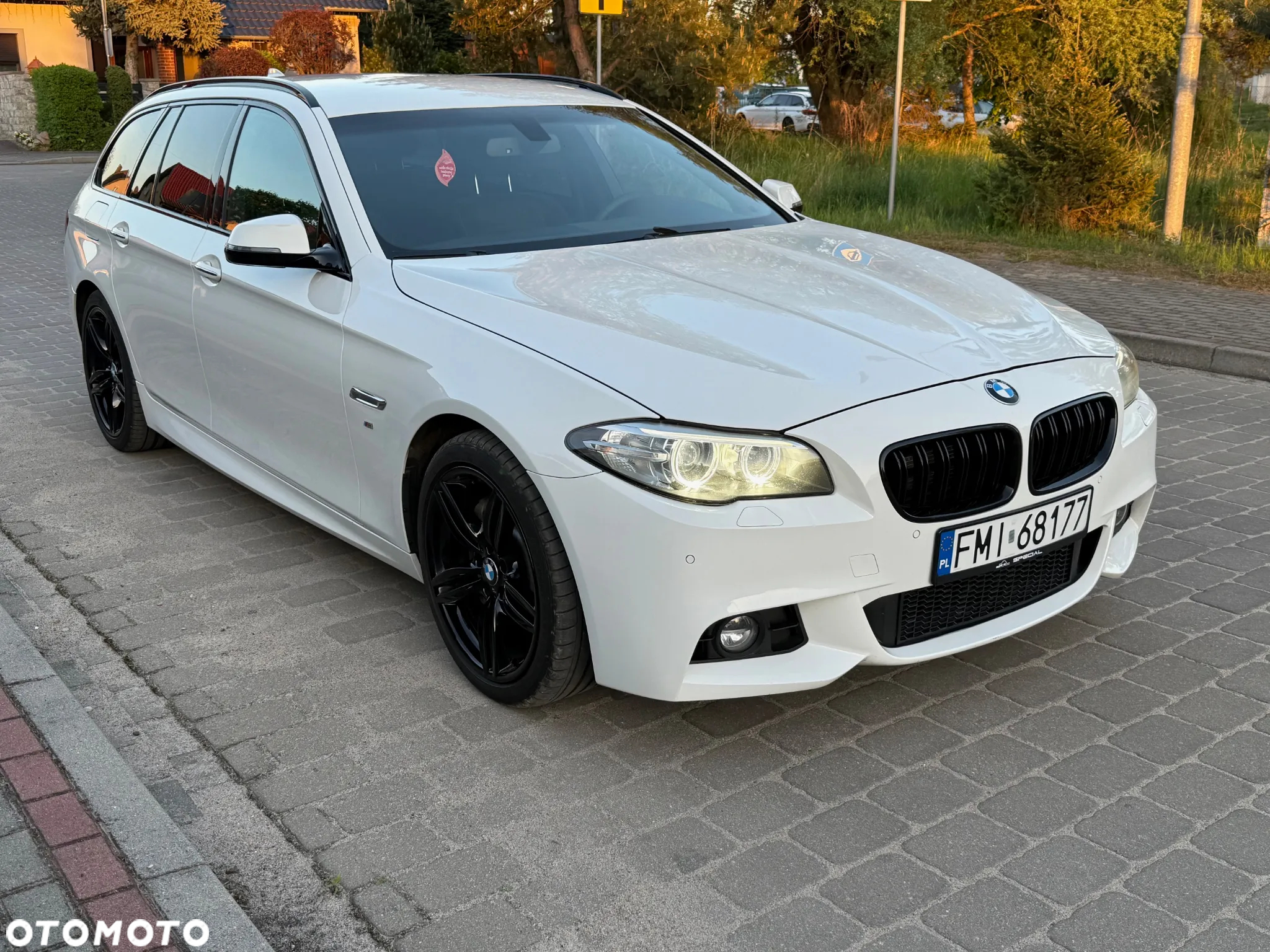 BMW Seria 5 530d xDrive Touring Sport-Aut - 4