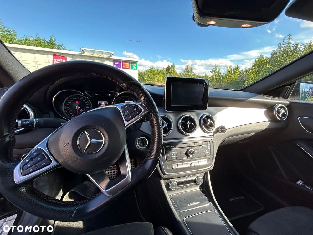 Mercedes-Benz CLA 200 7G-DCT Urban - 8