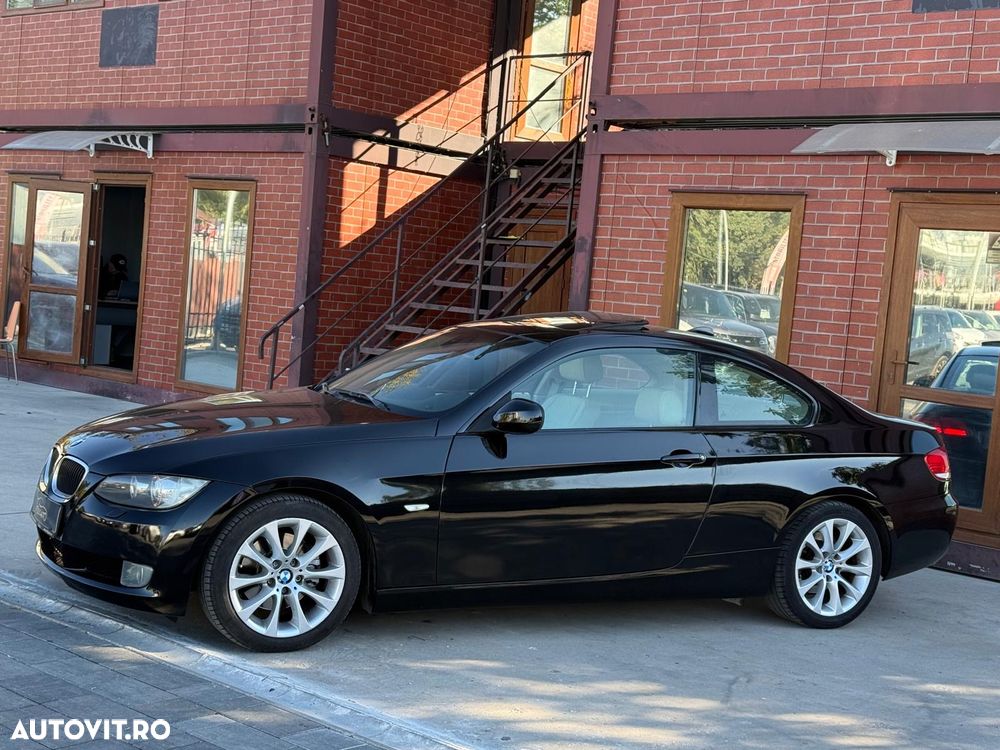 BMW Seria 3 320d Aut. - 30