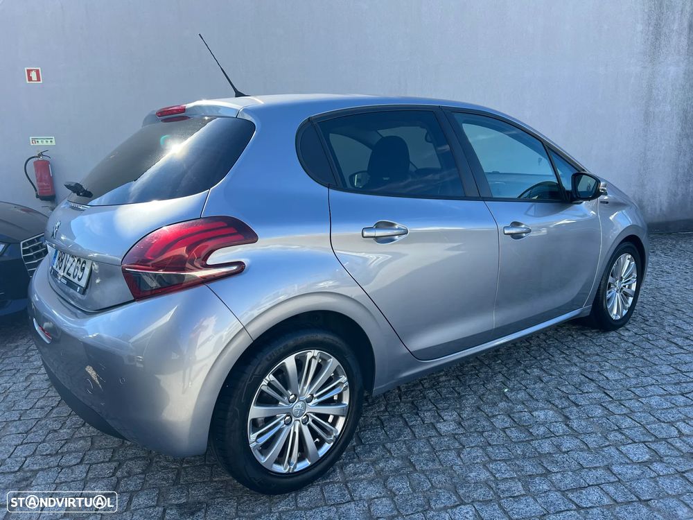 Peugeot 208 1.5 BlueHDi Signature - 14