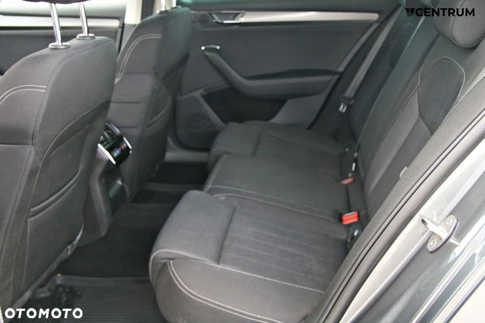 Skoda Superb 2.0 TDI SCR 4x4 Style DSG - 11