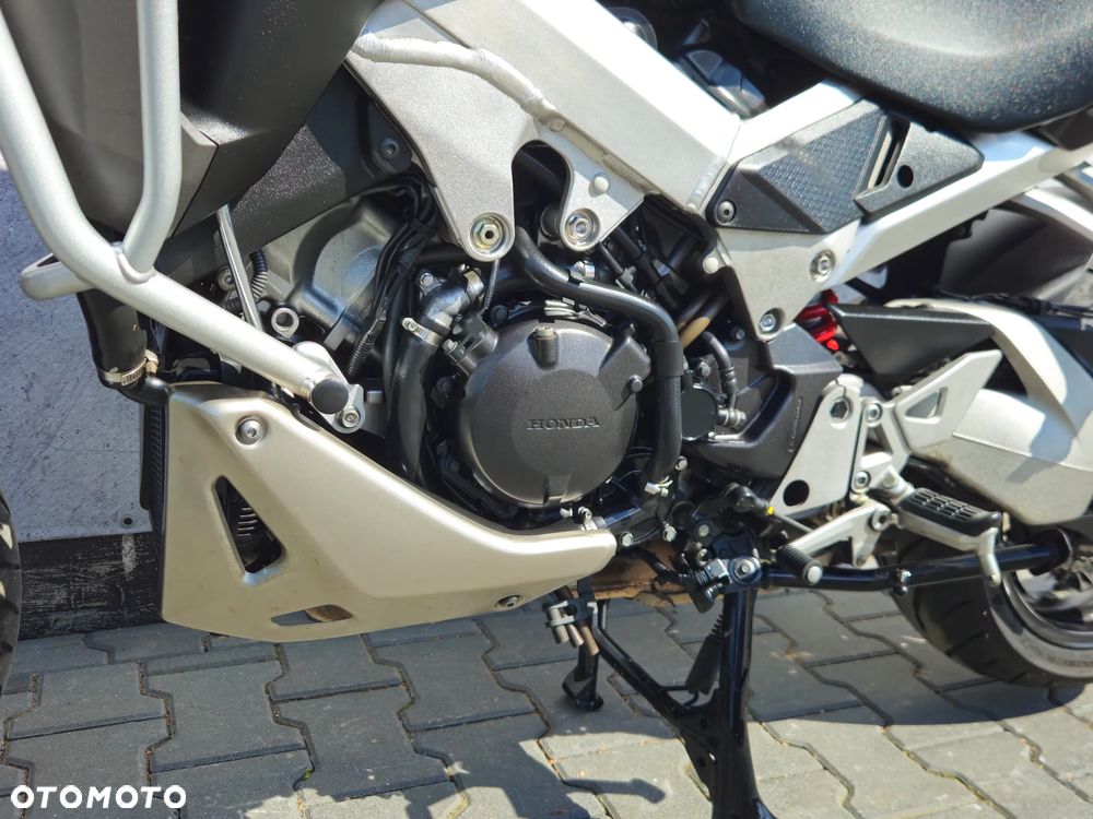 Honda VFR - 9