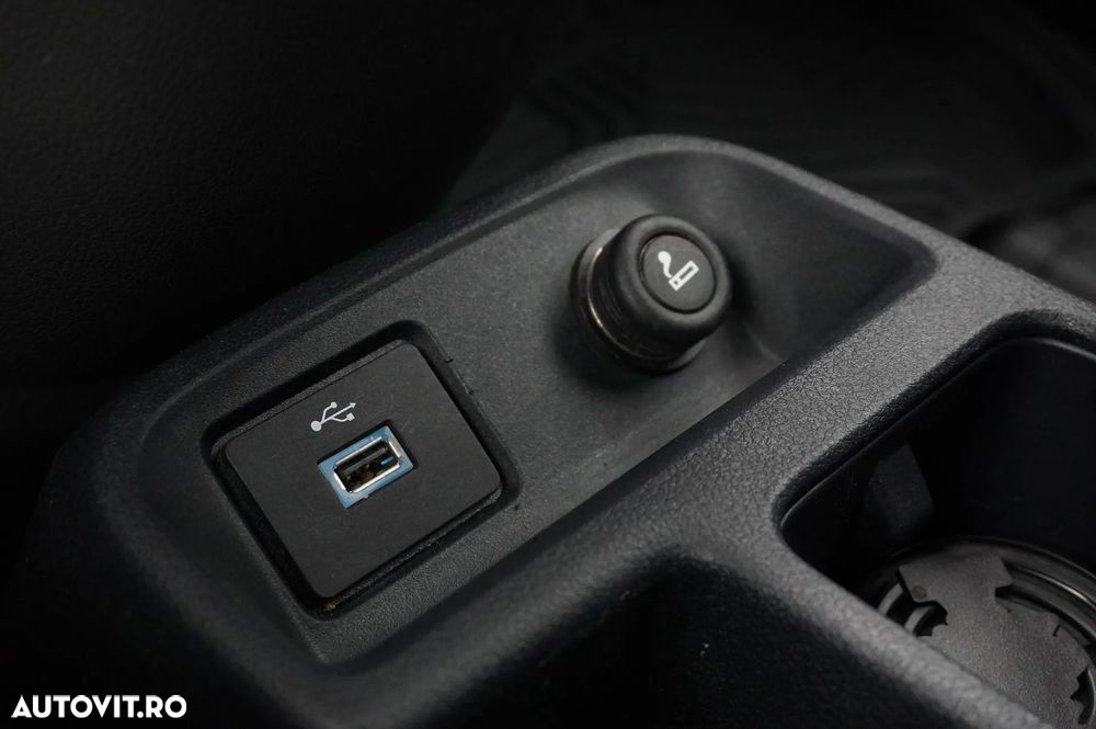 Ford Transit Connect - 16