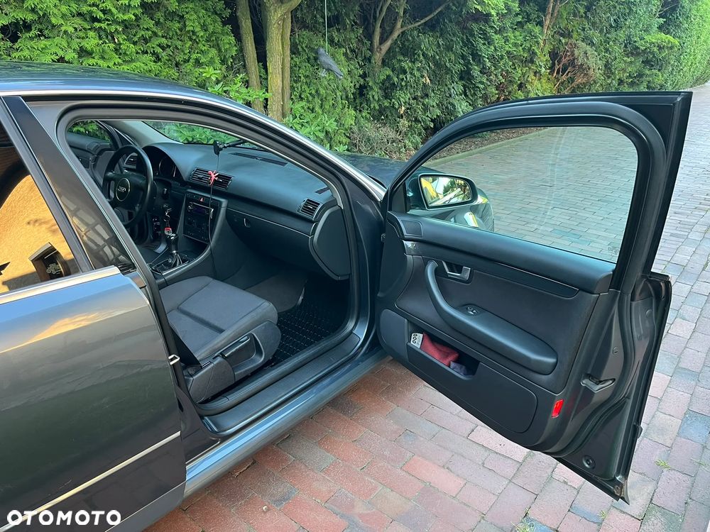 Audi A4 Limousine - 11