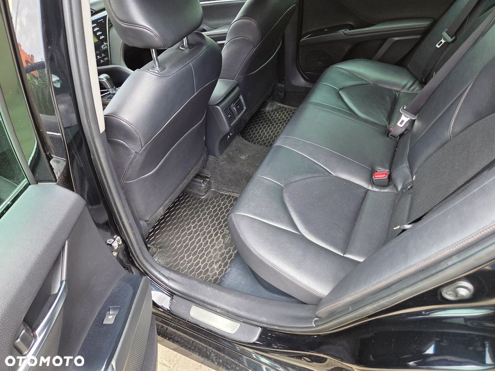 Toyota Camry 2.5 Hybrid Executive CVT - 7