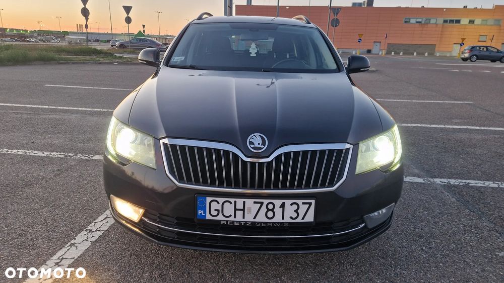 Skoda Superb 2.0 TDI Active DSG - 2