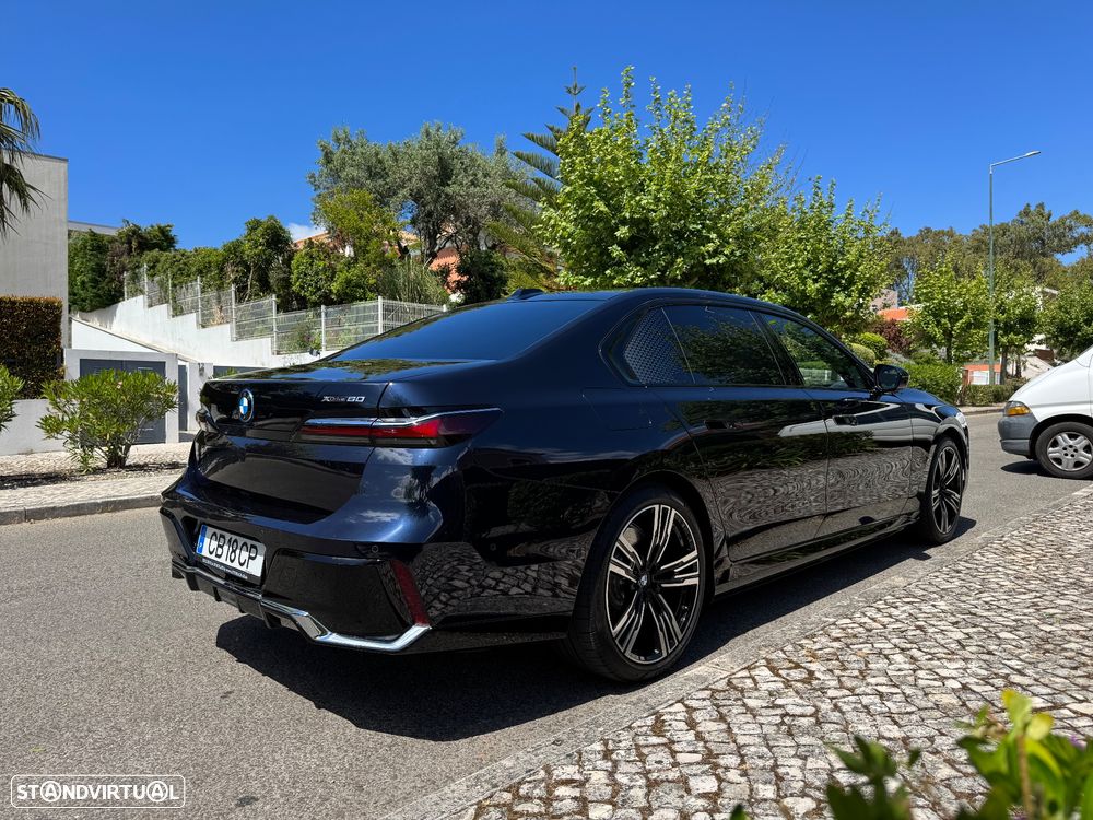 BMW i7 xDrive60 Pack Desportivo M Pro - 4