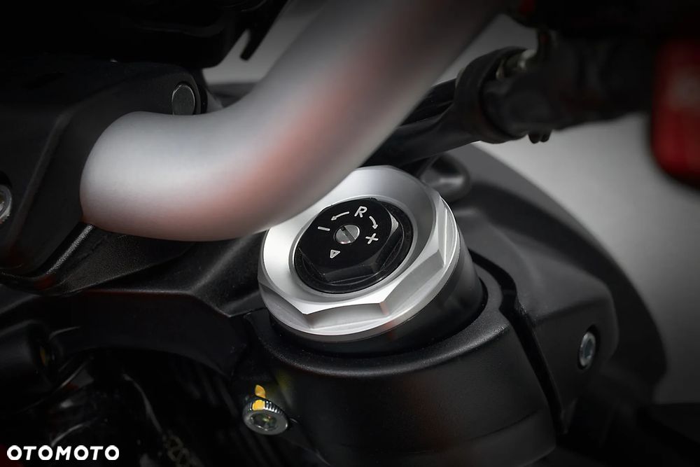 MV AGUSTA Brutale - 15