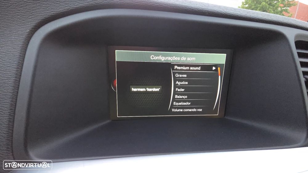 Volvo V60 D6 Plug-In-Hybrid AWD Geartronic Summum - 53