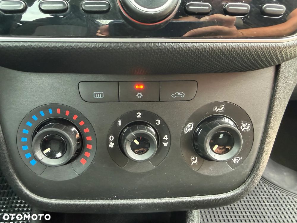 Fiat Punto 1.4 Young - 31