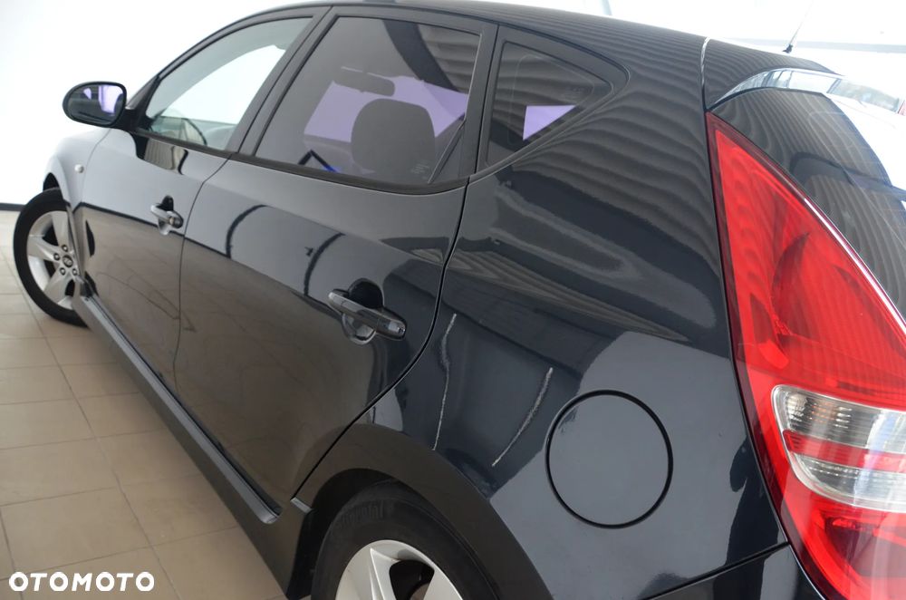 Hyundai i30 1.6 CRDi FIFA WM Edition - 14