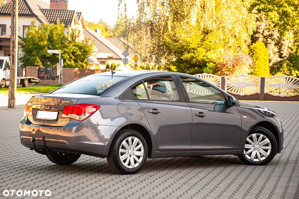 Chevrolet Cruze 1.6 - 13