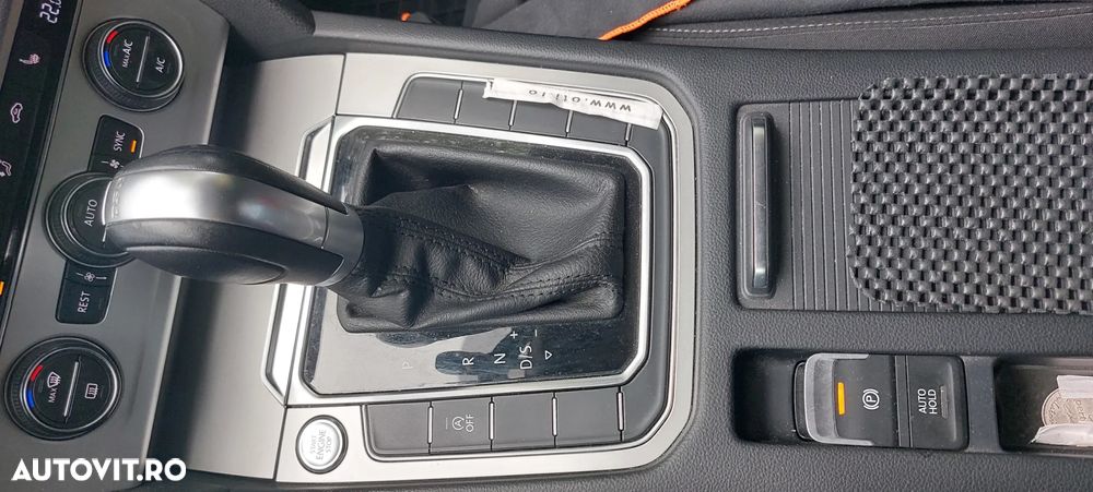 Volkswagen Passat - 13