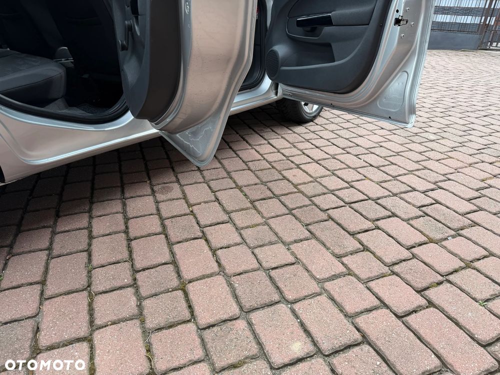 Opel Corsa 1.2 16V Essentia - 14