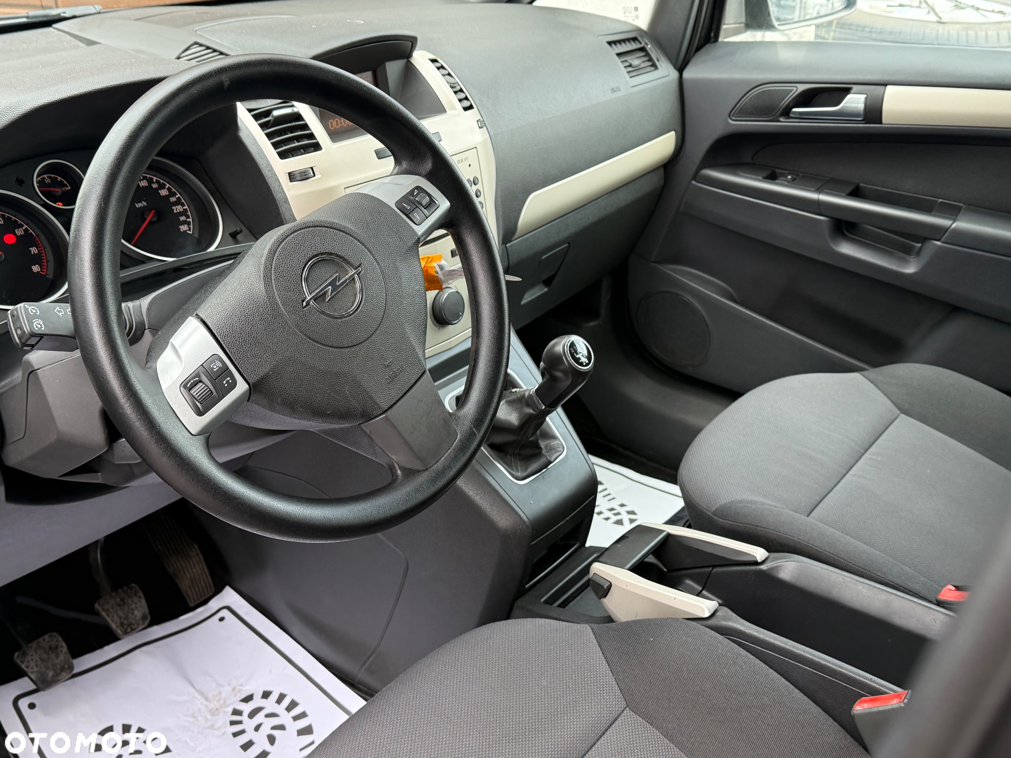 Opel Zafira 1.6 Cosmo - 5
