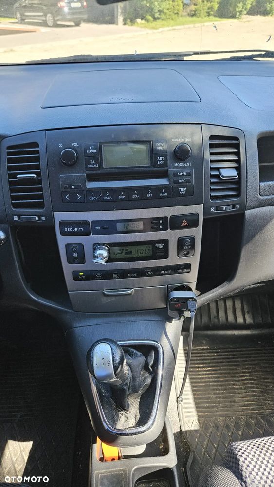 Toyota Corolla Verso 2.0 D-4D Sol - 13