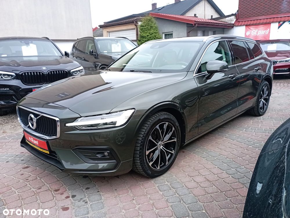 Volvo V60 D4 Momentum Pro - 1