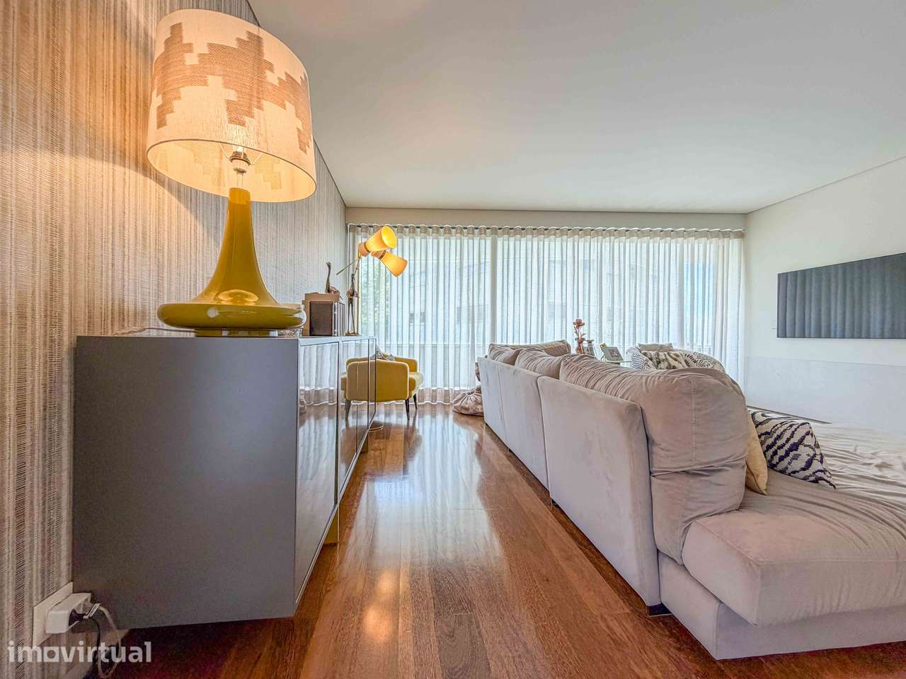 Apartamento T3 com 4 casas de banho e garagem - Grande imagem: 2/39