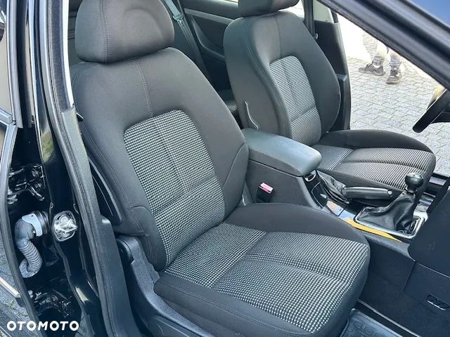 Peugeot 407 SW HDi 140 Business Line - 20