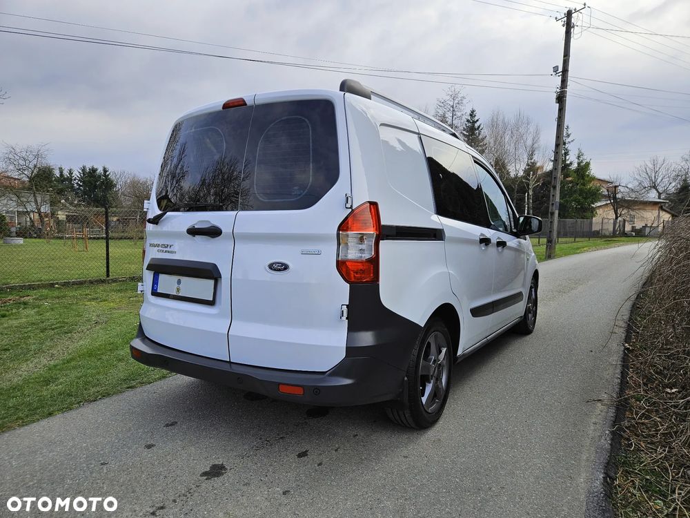Ford Transit Courier - 6