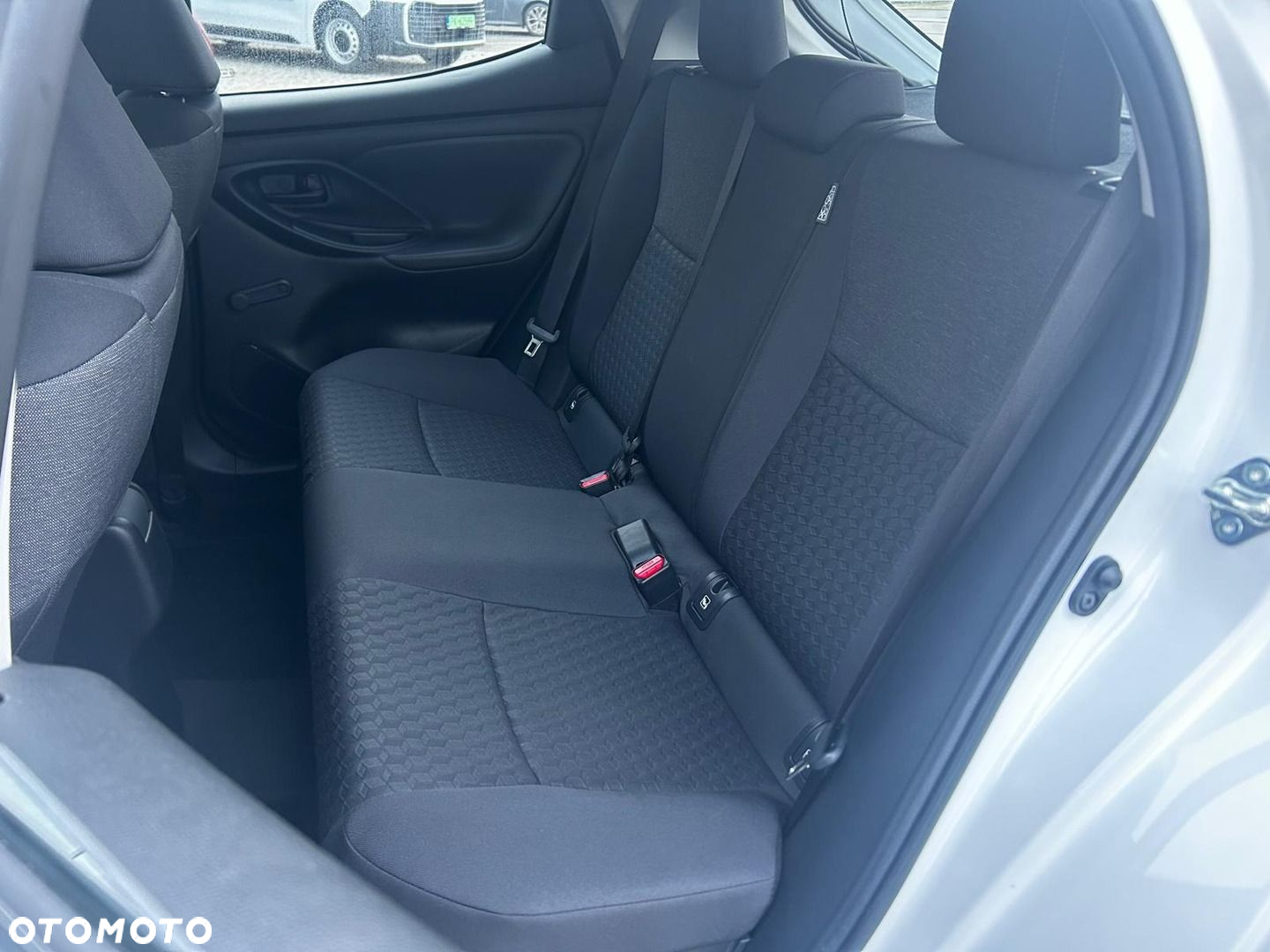 Toyota Yaris Hybrid 1.5 Comfort - 17