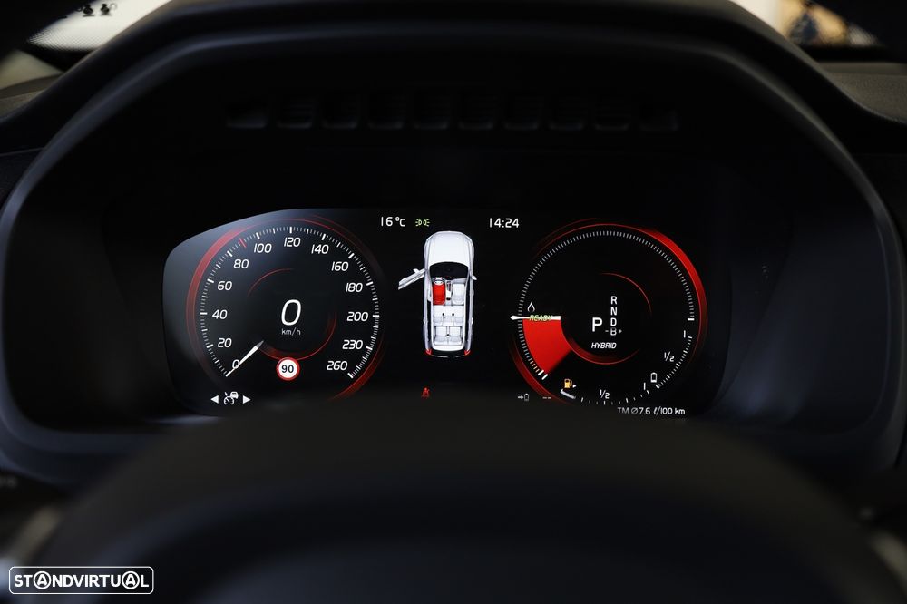 Volvo XC 90 2.0 T8 PHEV Momentum Plus AWD - 26