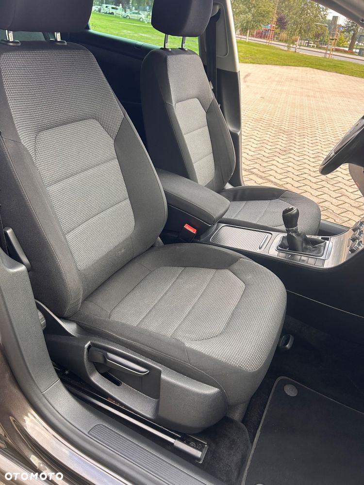 Volkswagen Passat Variant 2.0 TDI BlueMotion Technology Business Edition - 14