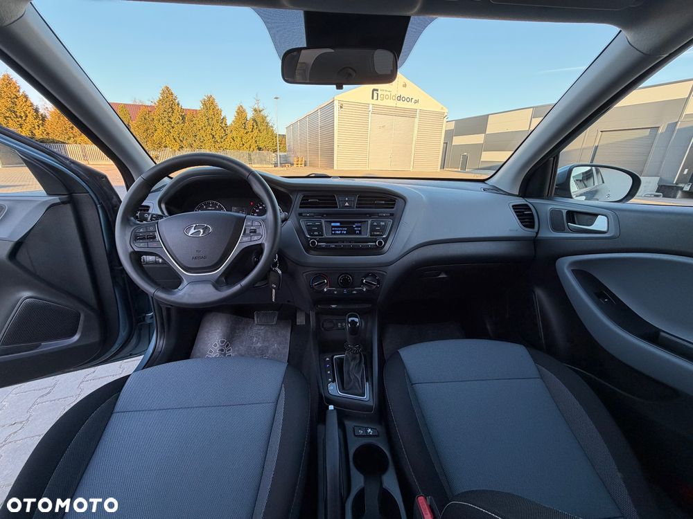 Hyundai i20 1.4 Comfort EU5 - 11